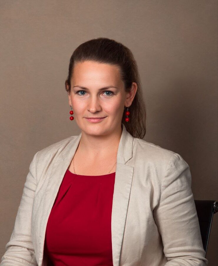 Галина Попова