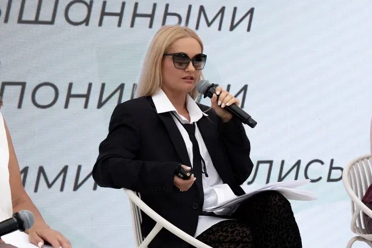 В арт-павильоне «Летний маркет» Болотная площадь, Репинский сквер (Москва) прошёл городской форум «Лица Столицы. Красота и здоровье» с розыгрышем велосипеда от VELODRIVE